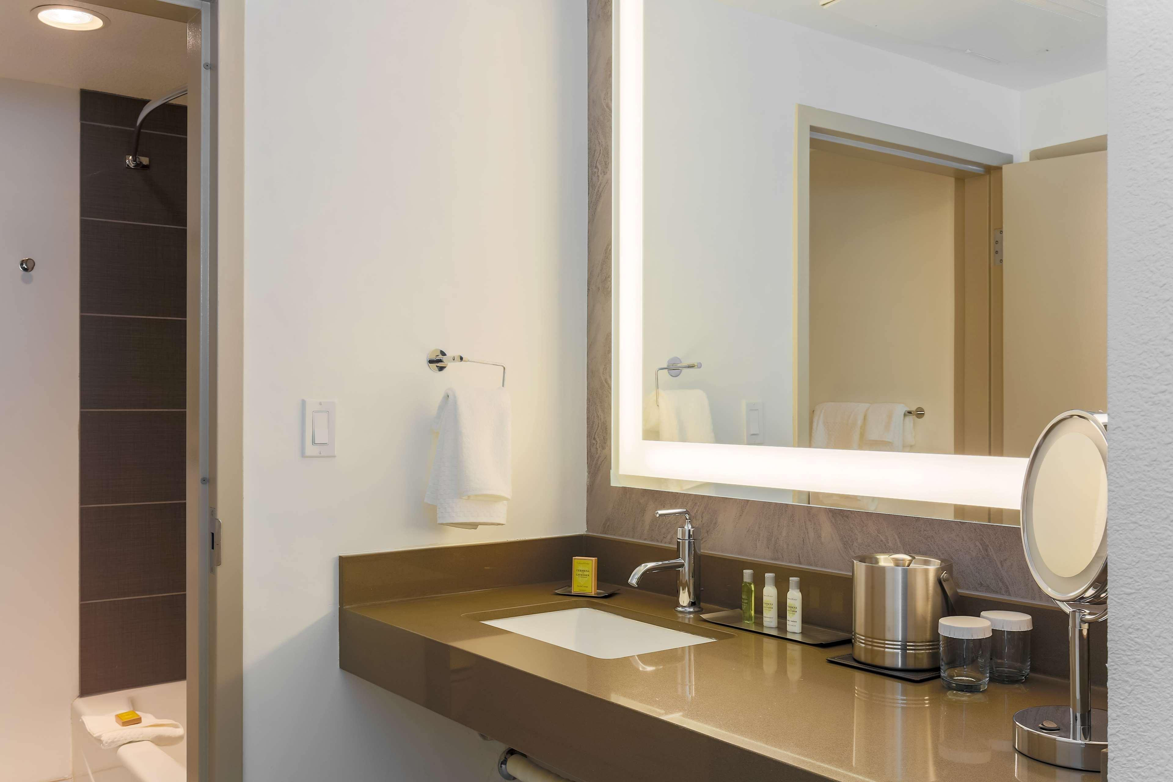 Doubletree Suites By Hilton Hotel Sacramento - Rancho Cordova Bagian luar foto