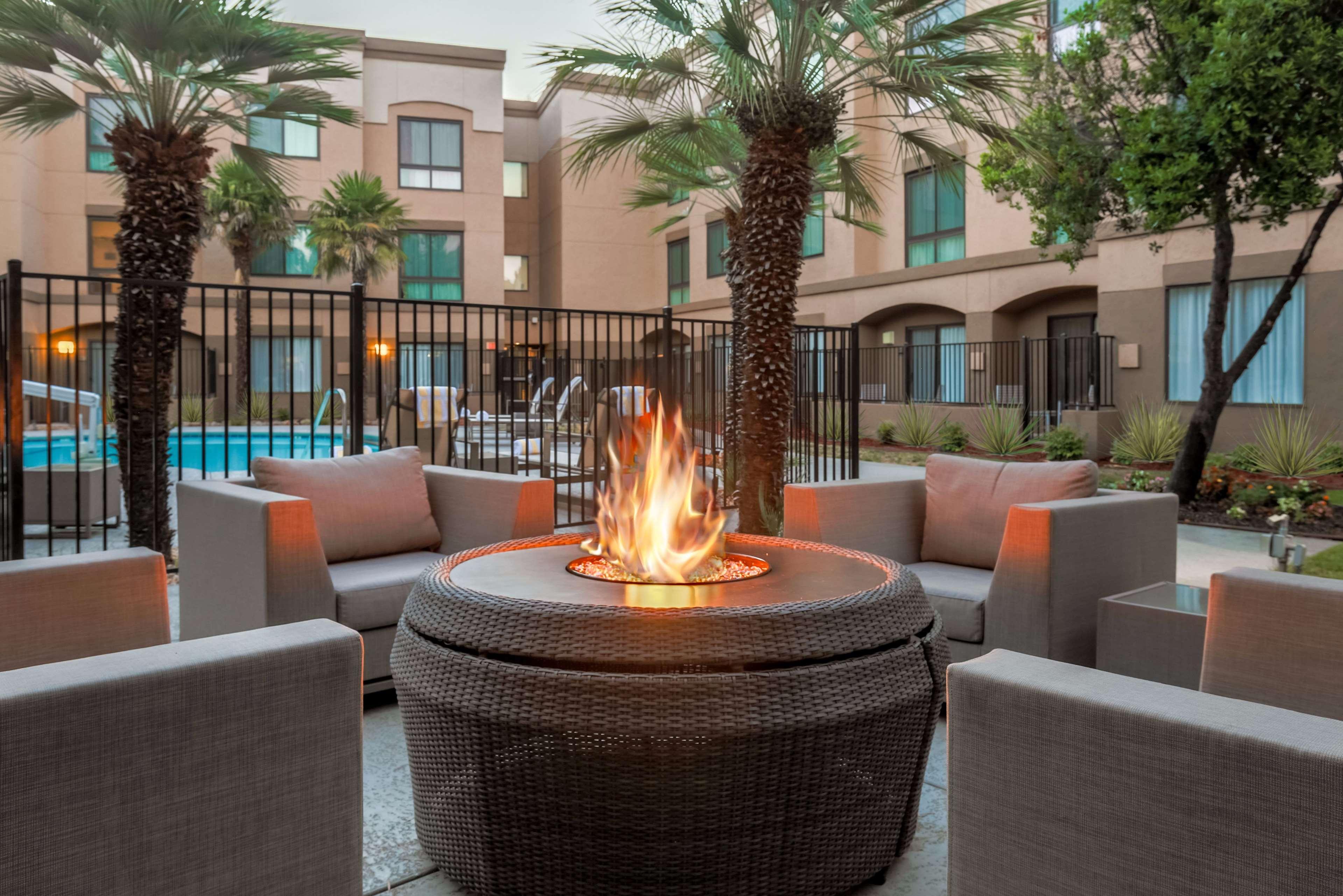 Doubletree Suites By Hilton Hotel Sacramento - Rancho Cordova Bagian luar foto