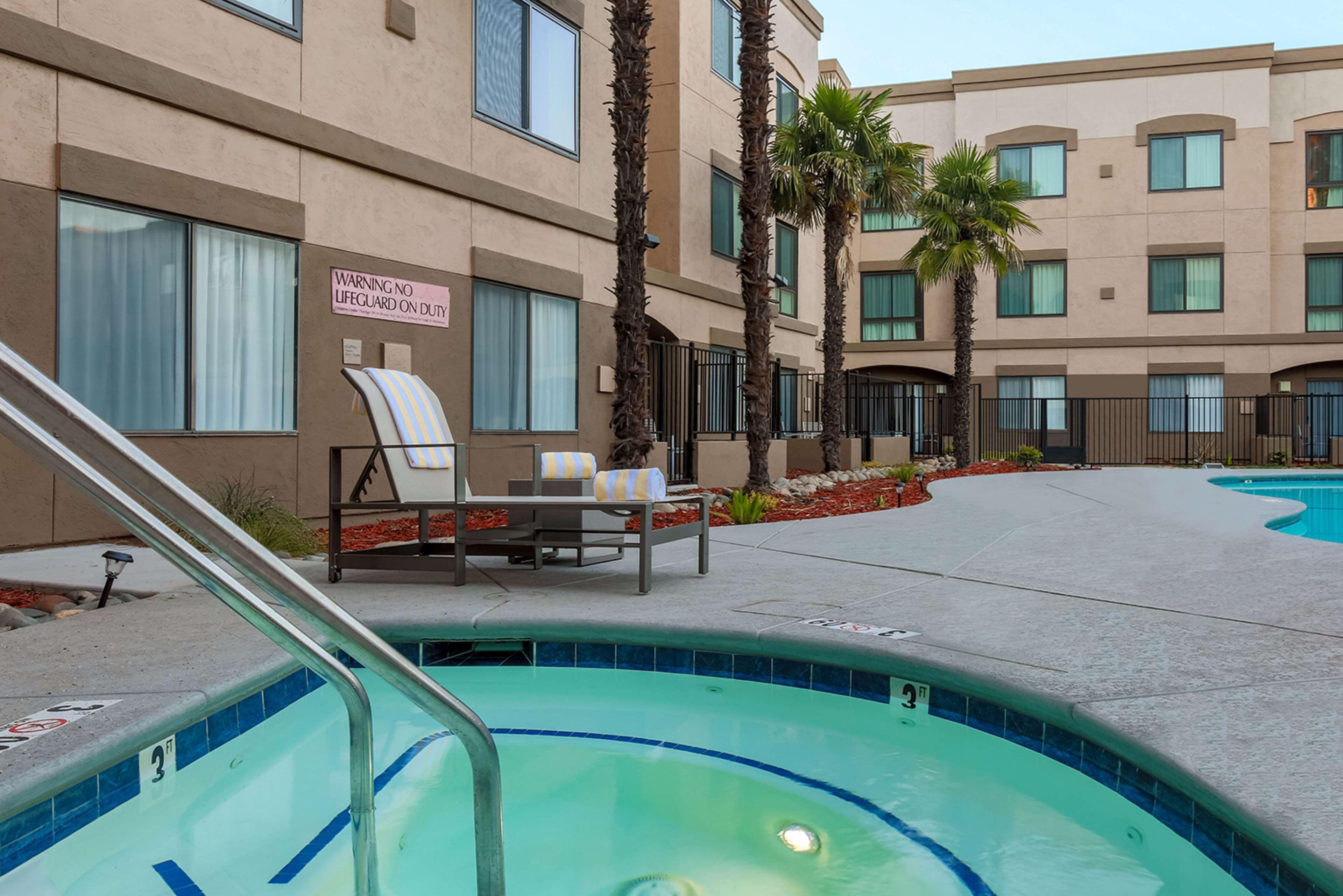 Doubletree Suites By Hilton Hotel Sacramento - Rancho Cordova Bagian luar foto