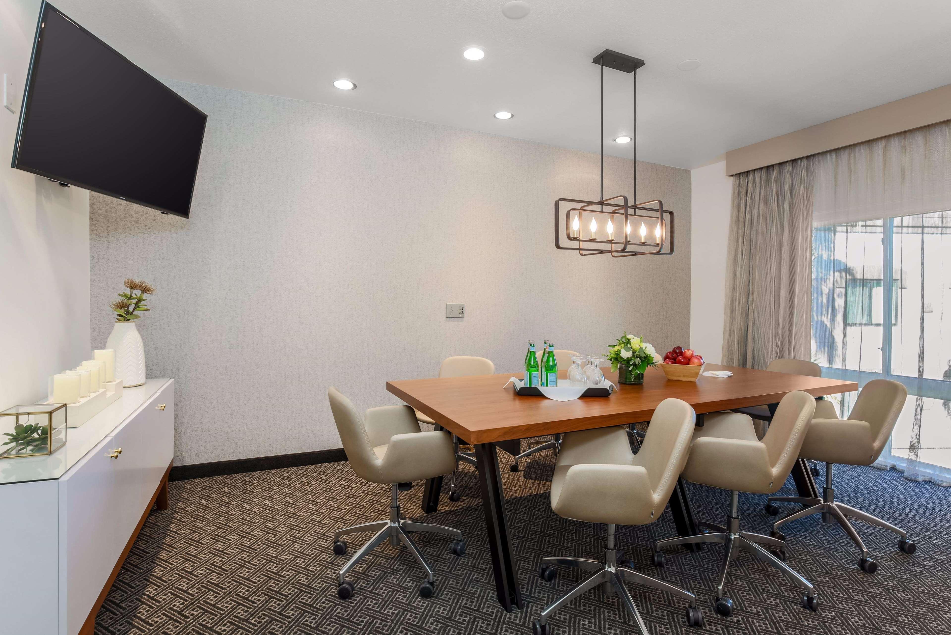 Doubletree Suites By Hilton Hotel Sacramento - Rancho Cordova Bagian luar foto