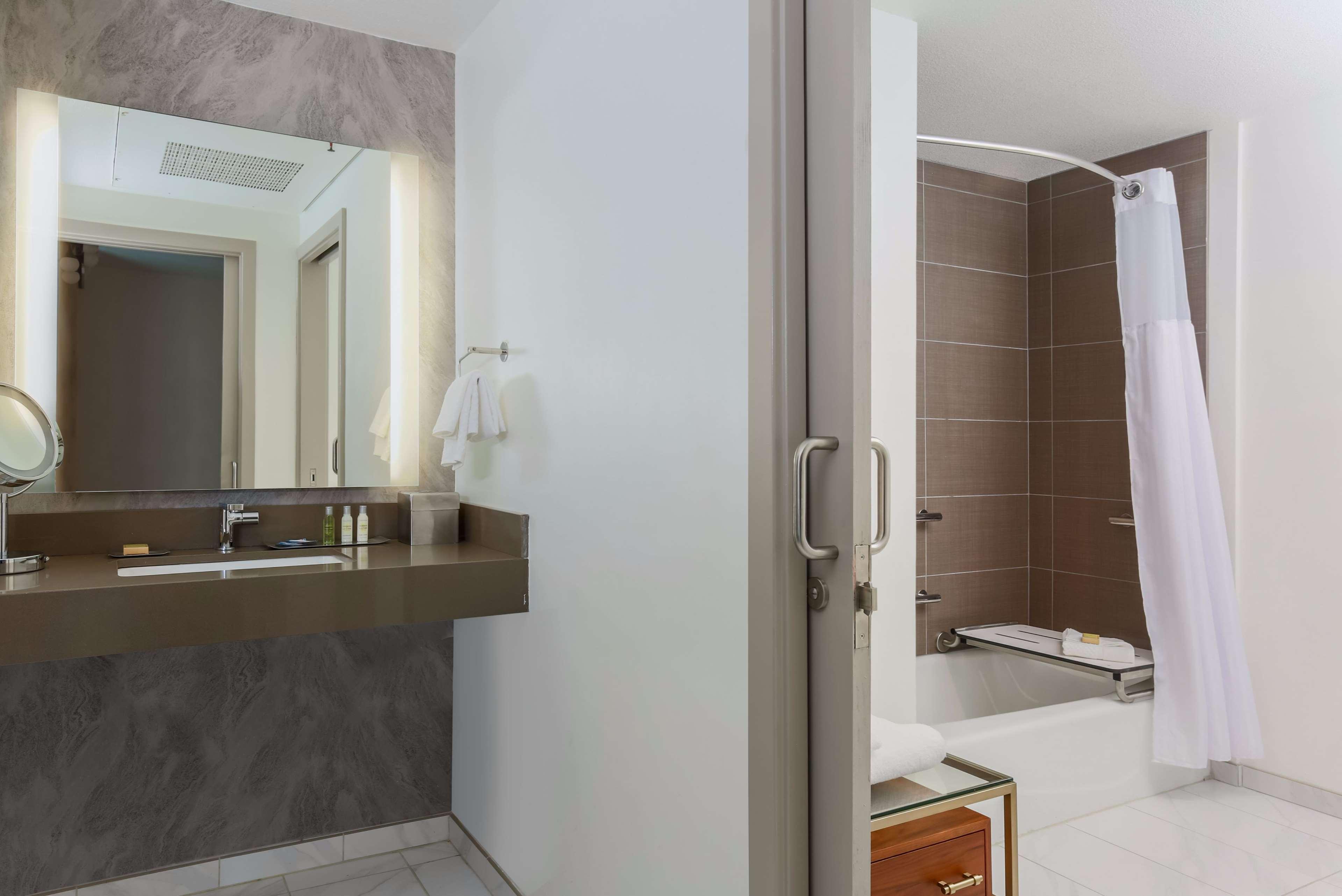 Doubletree Suites By Hilton Hotel Sacramento - Rancho Cordova Bagian luar foto