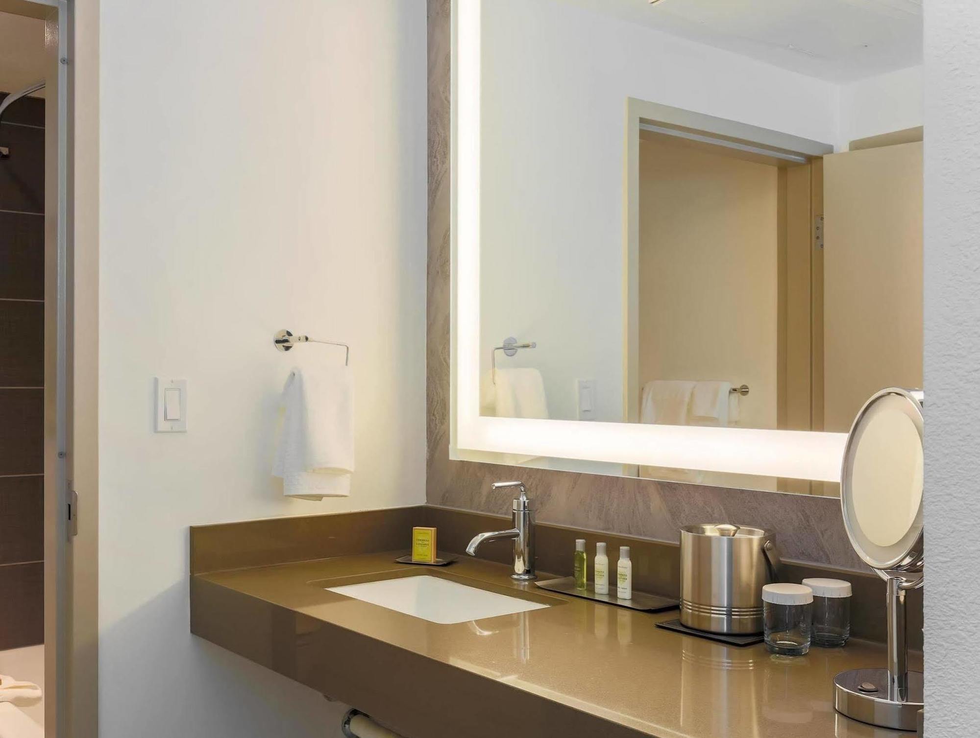 Doubletree Suites By Hilton Hotel Sacramento - Rancho Cordova Bagian luar foto